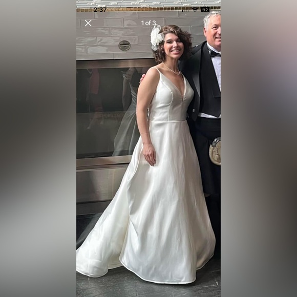 Dresses & Skirts - Wedding dress